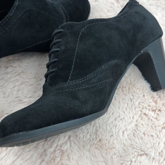 Michelle D leather suede elastic goring heel booties - Picture 8 of 8